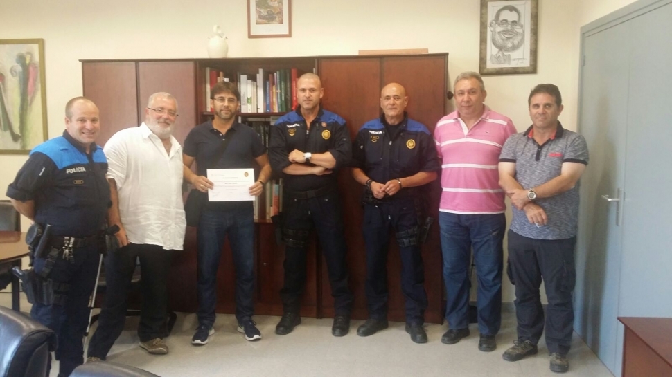 Masquefa Homenatja El Policia Que Va Actuar Fora De Servei En Un Greu