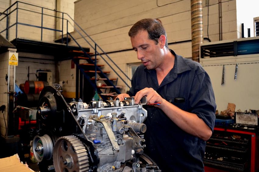 Treballador de Rectificadora JS