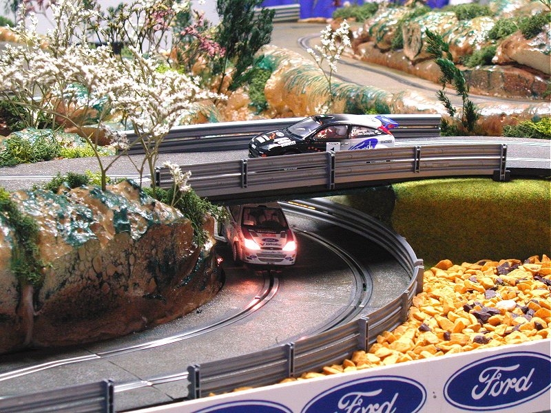 El Milà i Fontanals celebra el concurs 'Electrònica sobre rodes'