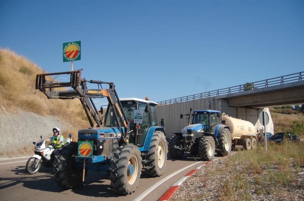 Els tractors d'Unió de Pagesos, aquest matí. Foto: Ràdio Igualada