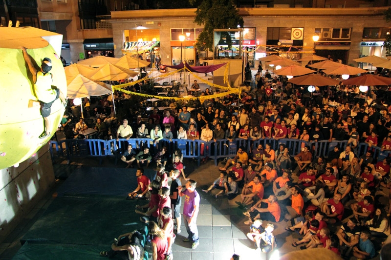 L'I-Bloc va atraure nombrosos espectadors a la plaça de Cal Font.