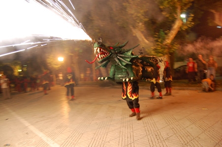 El passeig Verdaguer va acollir una cercavila espectacular