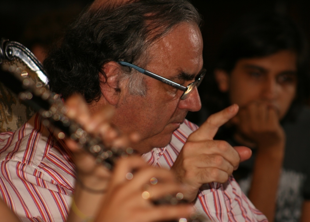 Jordi Mora dirigeix l'Orquestra Segle XXI des dels seus inicis