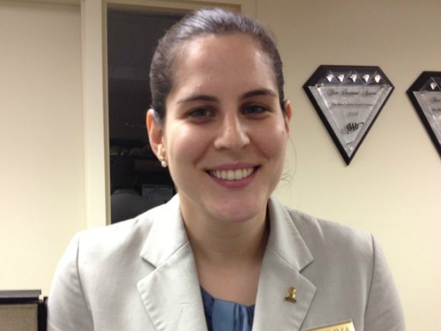 GemmaGraells, amb l'uniforme del Ritz-Carlton Gran Cayman