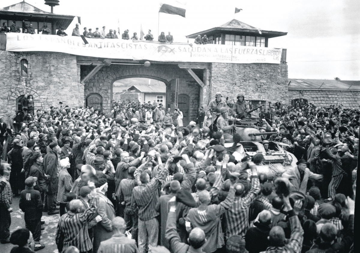El moment de l’alliberament dels presos a Mauthausen, la primavera de 1945. 