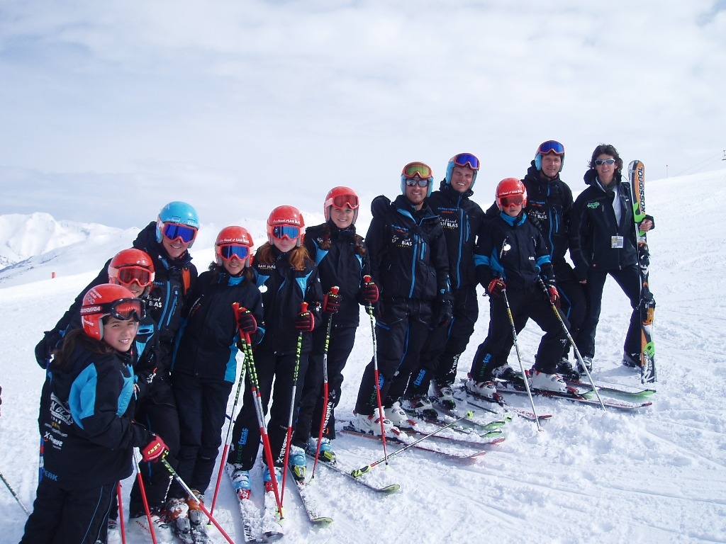 Integrants del Ainhoa Copos Club amb el CECC