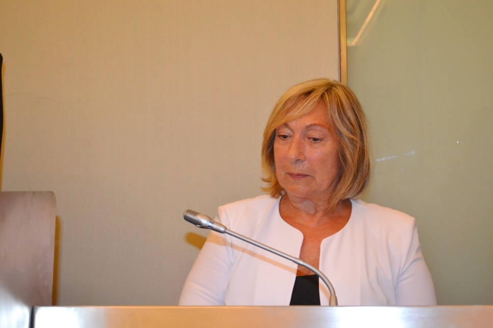 Teresa Miret, al saló de sessions de l'Ajuntament