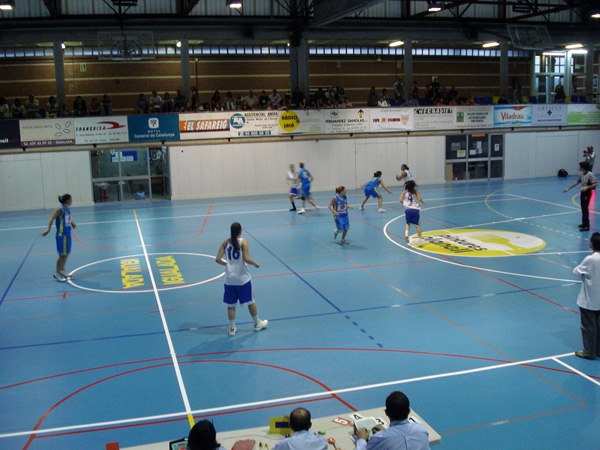 Les noies del sènior, en un moment del partit