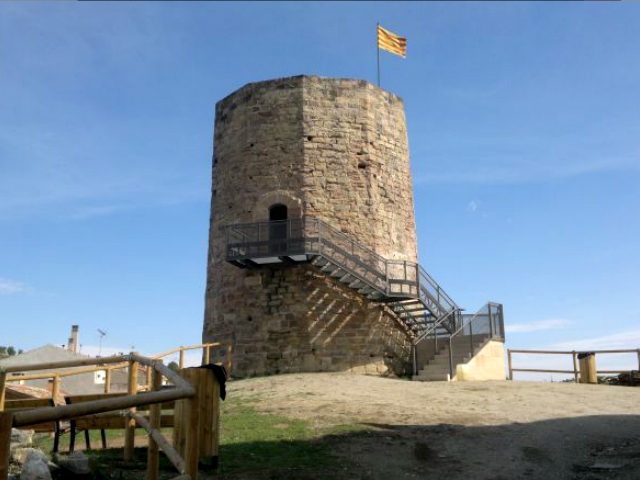 El castell d'Òdena, un dels elements del patrimoni que destaca el Mapa