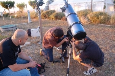 Muntant els telescopis per l'observació nocturna - Astroanoia