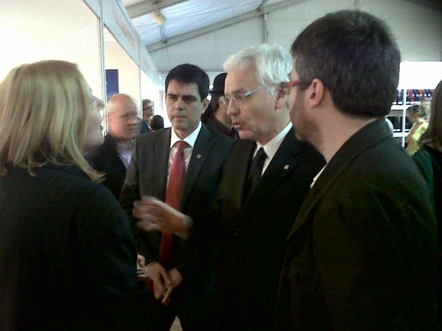 Marc Castells i Ferran Mascarell han voltat pels estands de la Llotja abans de la inauguració