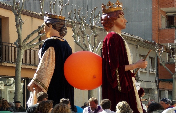 Els gegants de Piera durant la gimcana