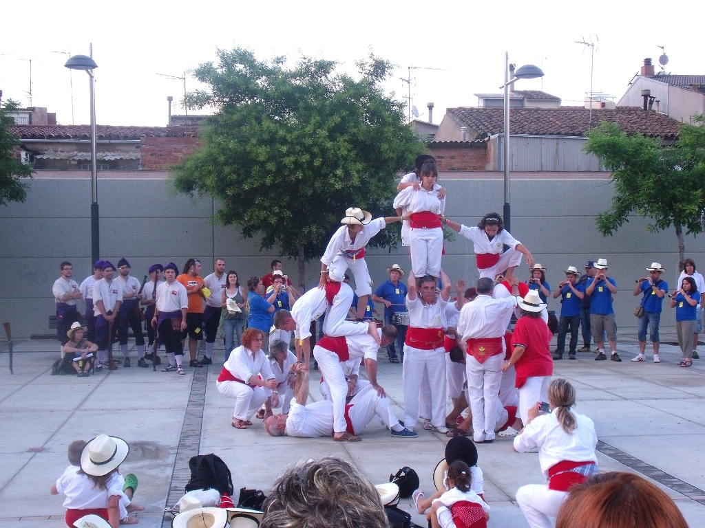 Els falcons de Piera també van participar a la batukada