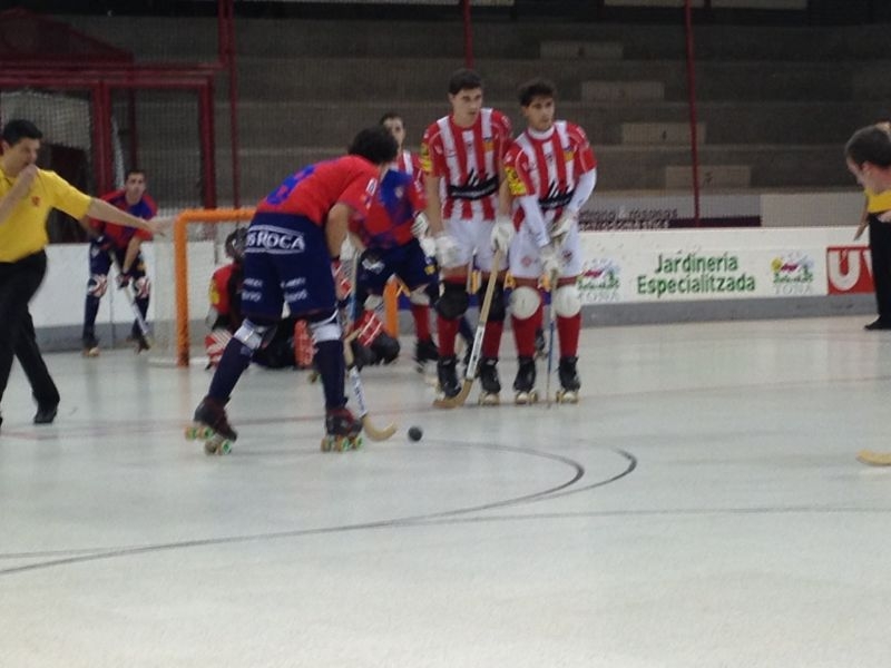 Un acció del partit dels igualadins davant el Vic. Foto: D. Figueras