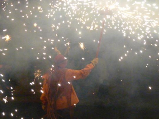 La cercavila menuda acomiada la Festa