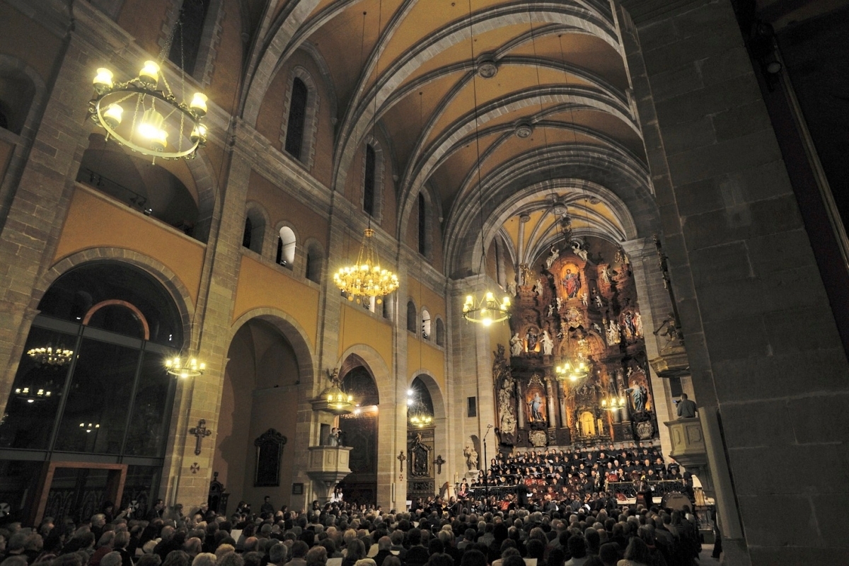 La basílica de Santa Maria, en una anterior actuació de cant coral