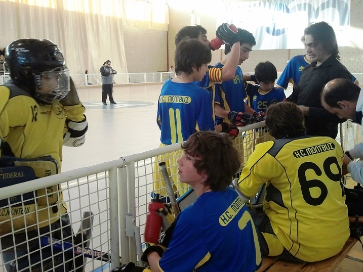 L'equip aleví de l'HC Montbui