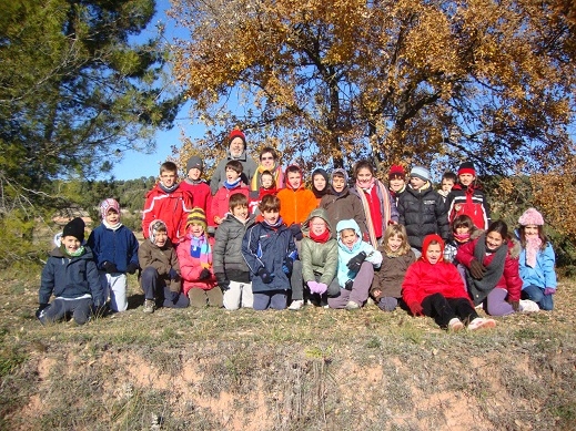 Els alumnes del Mowgli amb l'home del bosc