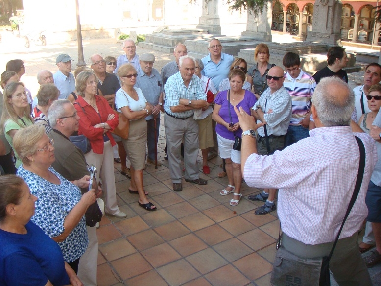 L'historiador Jordi Enrich es va fer càrrec de les visites