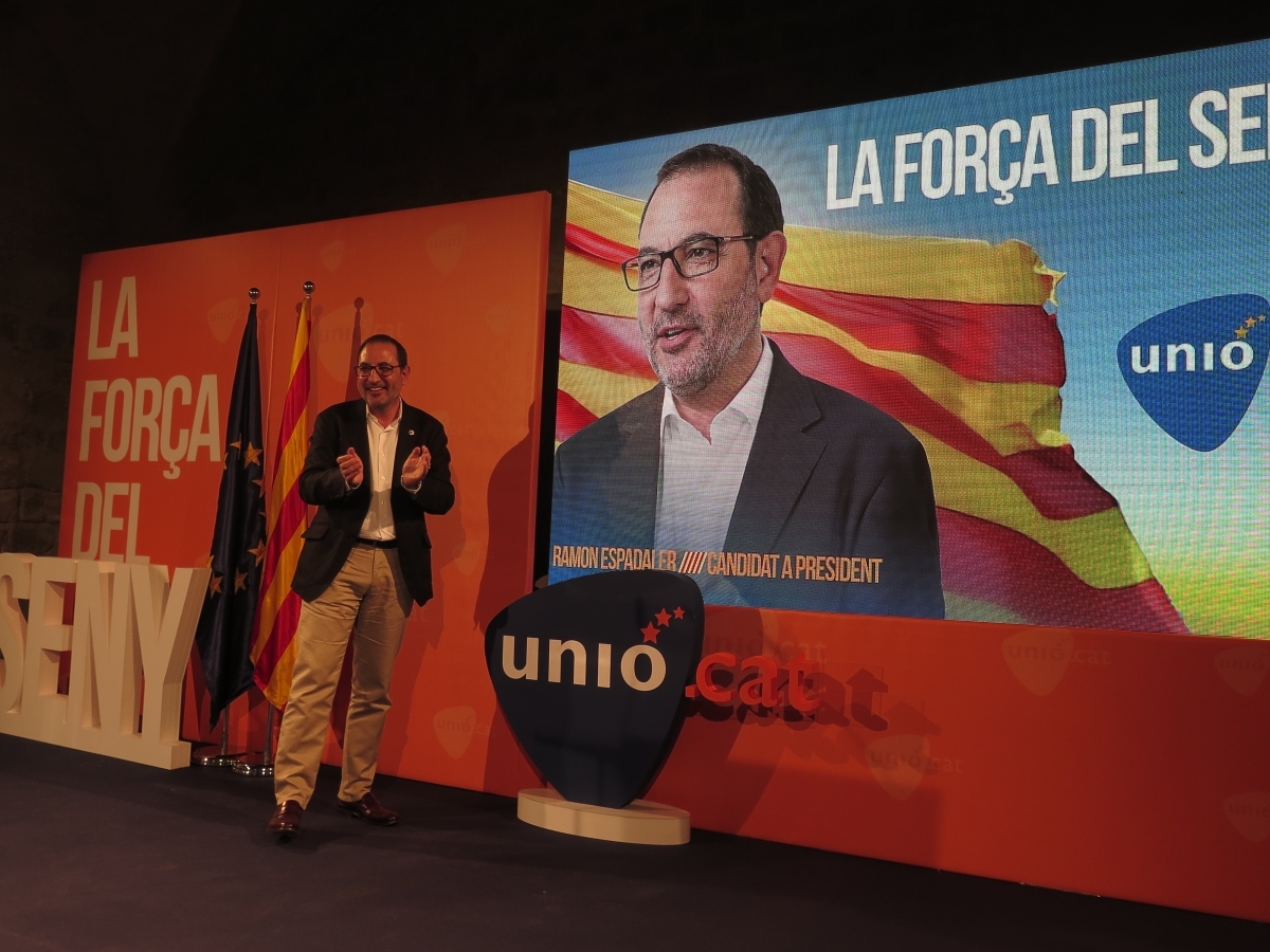 Els cartells d'Unió, retirats de diversos punts