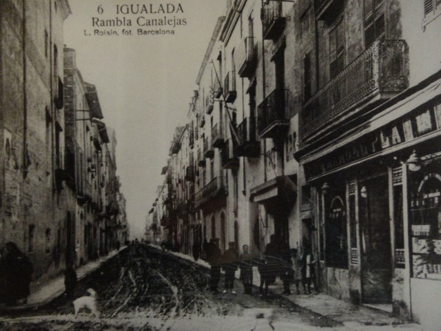Fotografia històrica de la Pastisseria situada a la Rambla Nova, 43