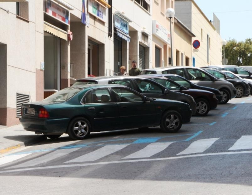 Zona blava en bateria al carrer Indústria