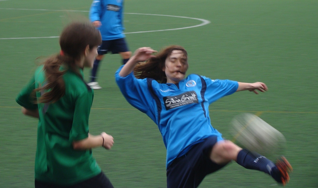 La Carla traient una pilota amb autoritat