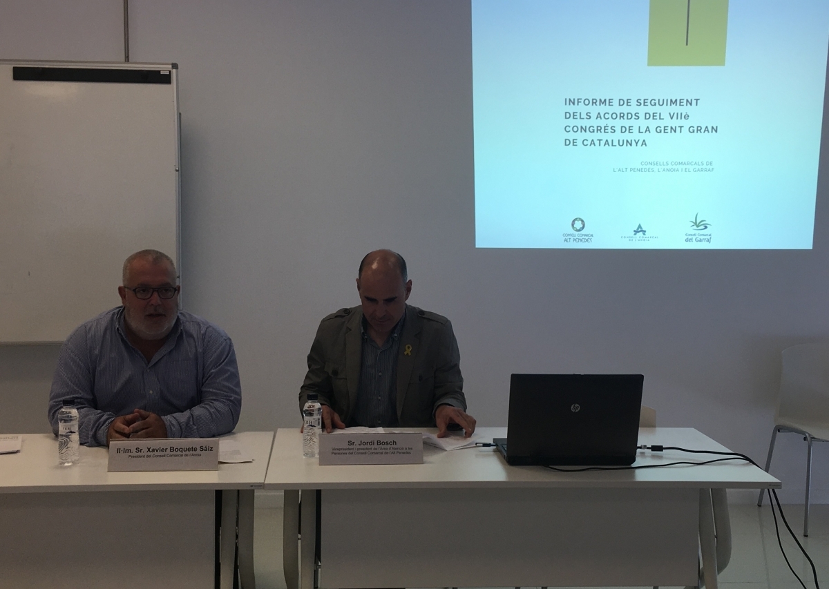 El president del Consell, Xavier Boquete, a l'esquerra, en la presentació de l'informe