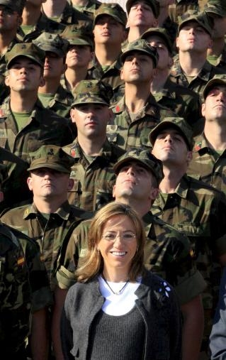 El servei militar segueix sent una opció per molts joves, ideològica per alguns, econòmica per altres