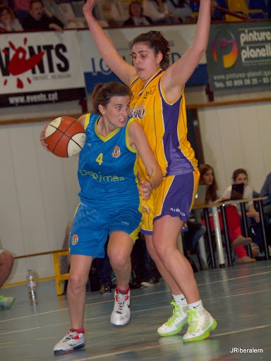 Tot i la derrota, les noies mantenen la quarta posició. Foto: J. Ribera