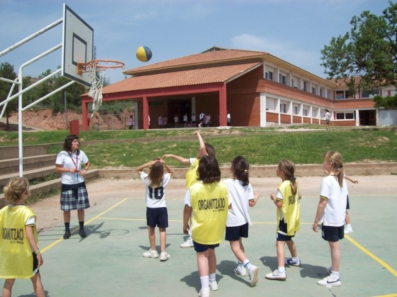Partit de bàsquet als extraescolars