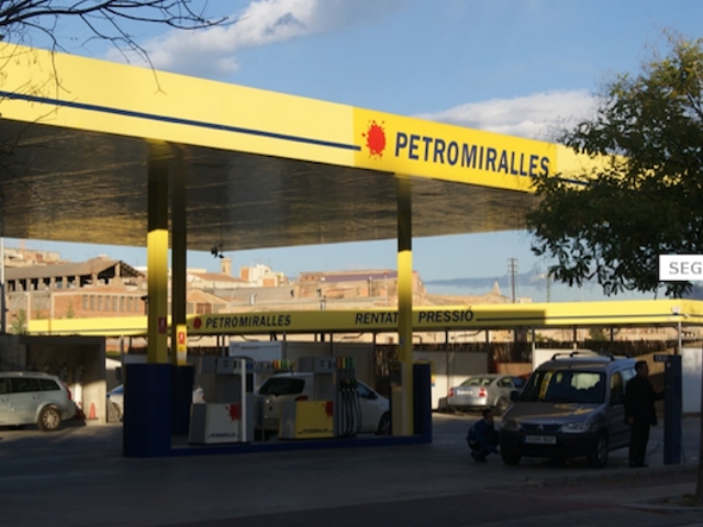 Una de les gasolineres de Petromiralles a Igualada