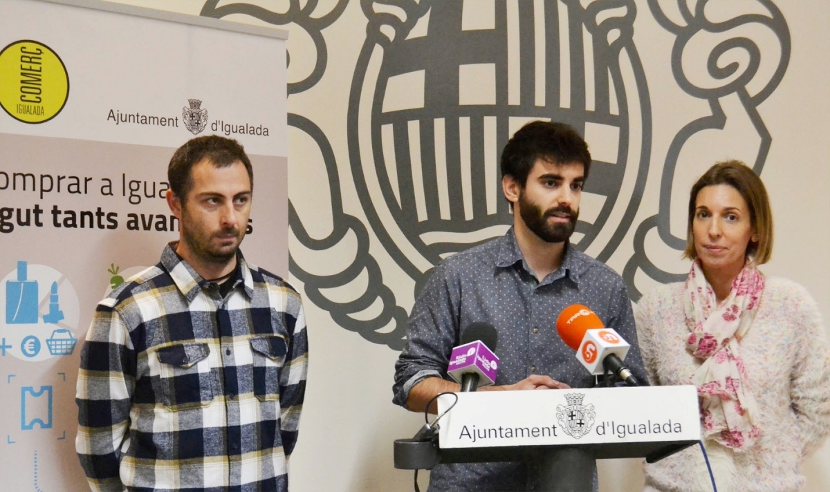 Joan Rabat, desenvolupador del sistema, amb Jordi Cuerva i Àngels Chacón