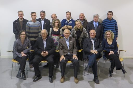 Fotografia de família de la nova junta directiva dels Tonis