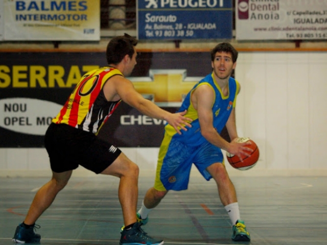 Un moment del partit. Foto: J. Ribera Alern