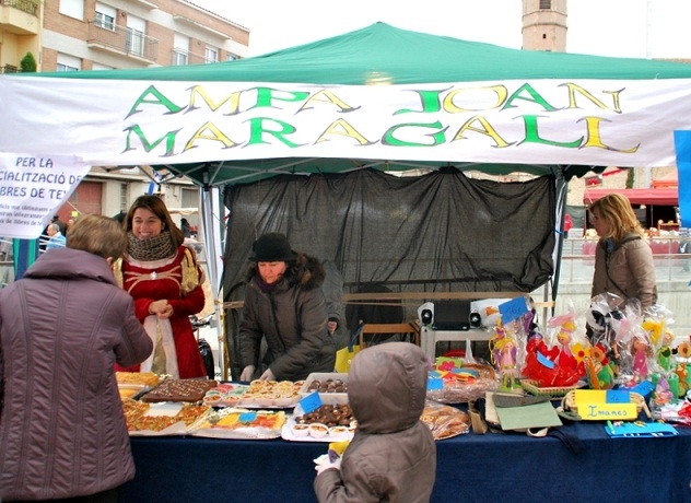 Parada de l'AMPA Joan Maragall a la Fira del Camí Ral