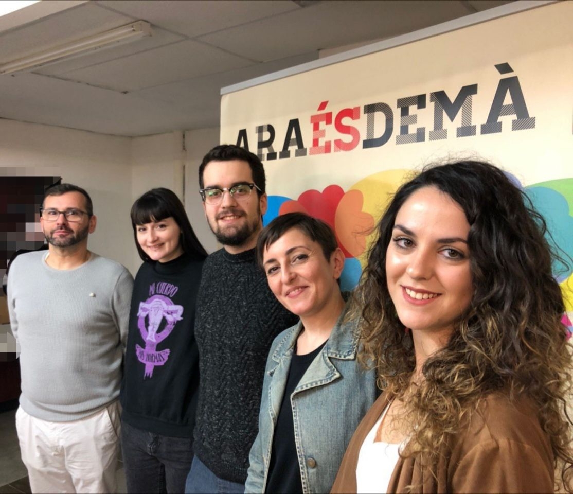 Els cinc candidats, amb Sandra Bernad en primer terme