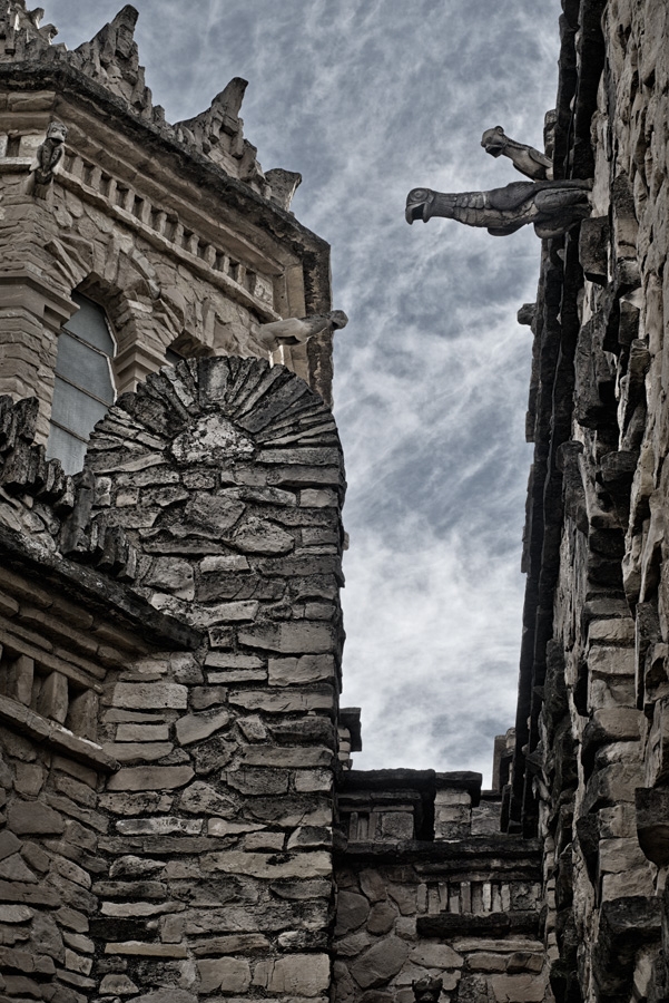 Una imatge del llibre sobre l'Asil del Sant Crist d'Igualada