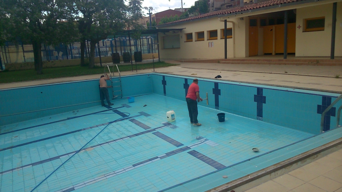 La piscina de l'entitat l'Alzinar, abans l'única del municipi