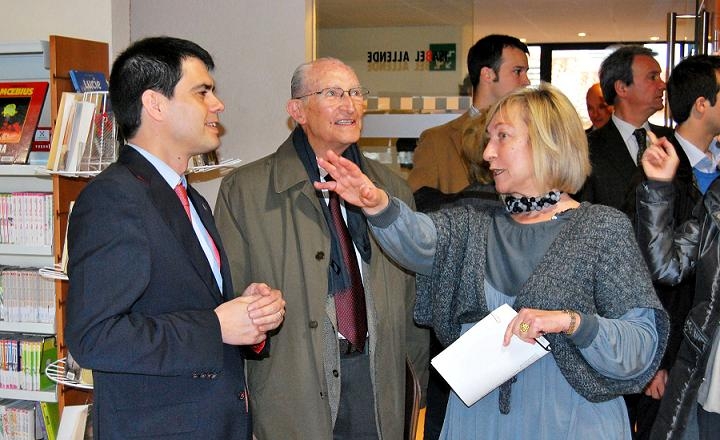 Visita a la Biblioteca de la mà de la directora