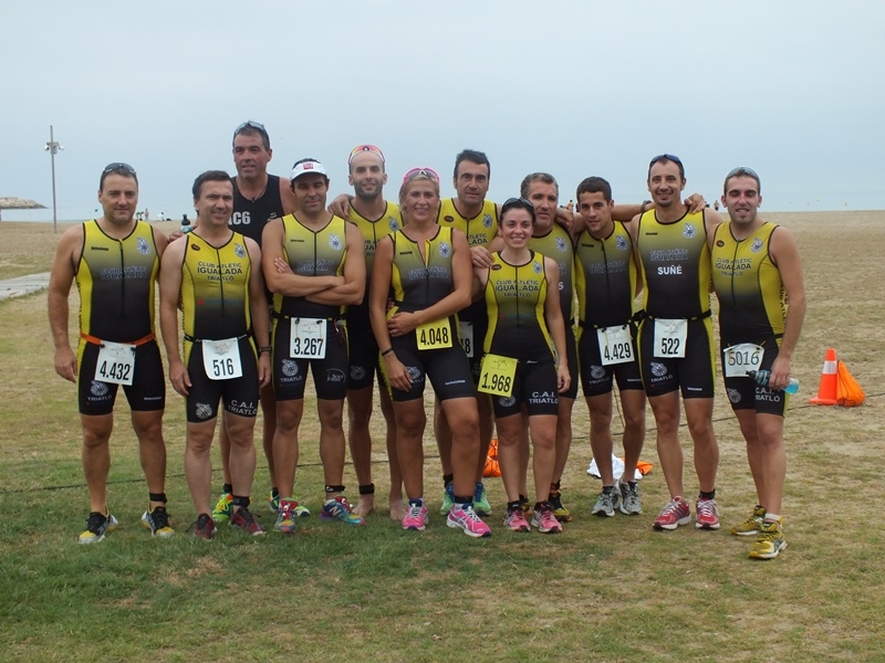 Tots els participants del CAI al Triatló de Calafell