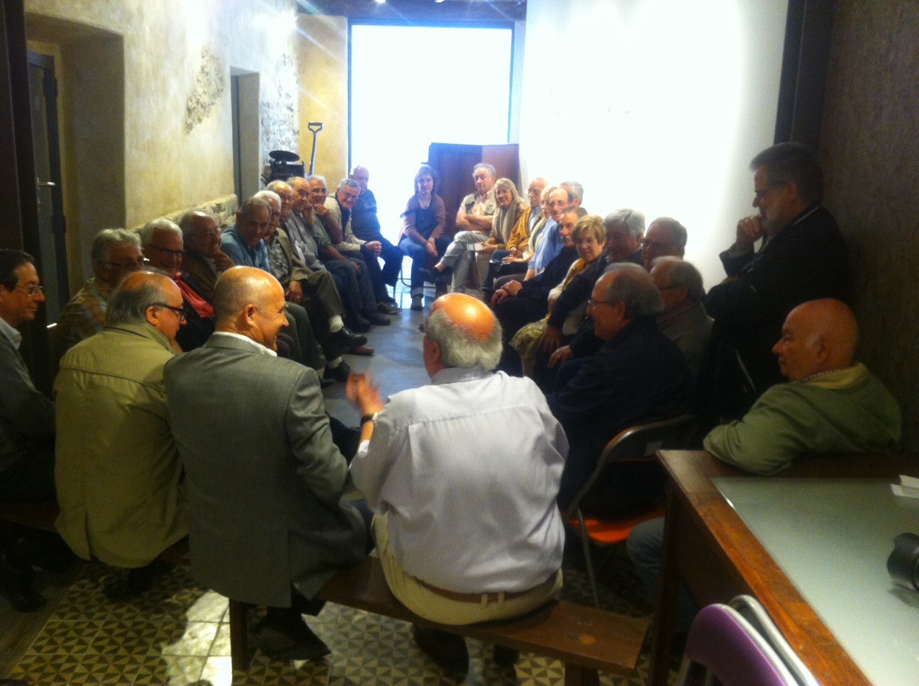 Els "amics impressors" van compartir records i anècdotes a l'Empremta