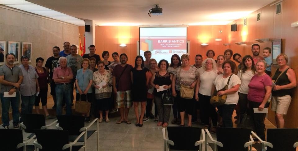 La fotografia dels 37 premiats, al Sal&oacute; de Plens