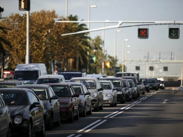 Compartir cotxe contribueix a reduir la contaminació