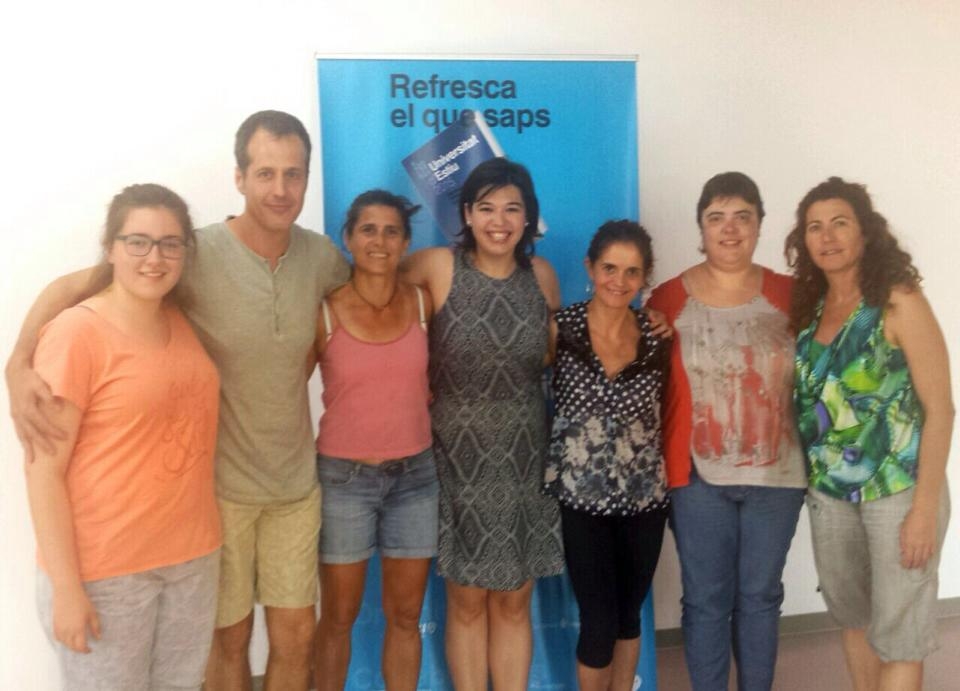 Alumnes i professors del taller de teatre