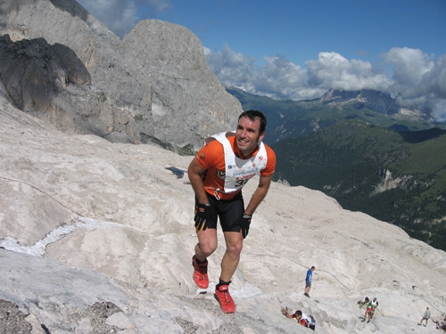 Balcells no ha deixat la pràctica esportiva. A la foto, disputant el Campionat del món d'alta muntanya a les Dolomites (Itàlia)