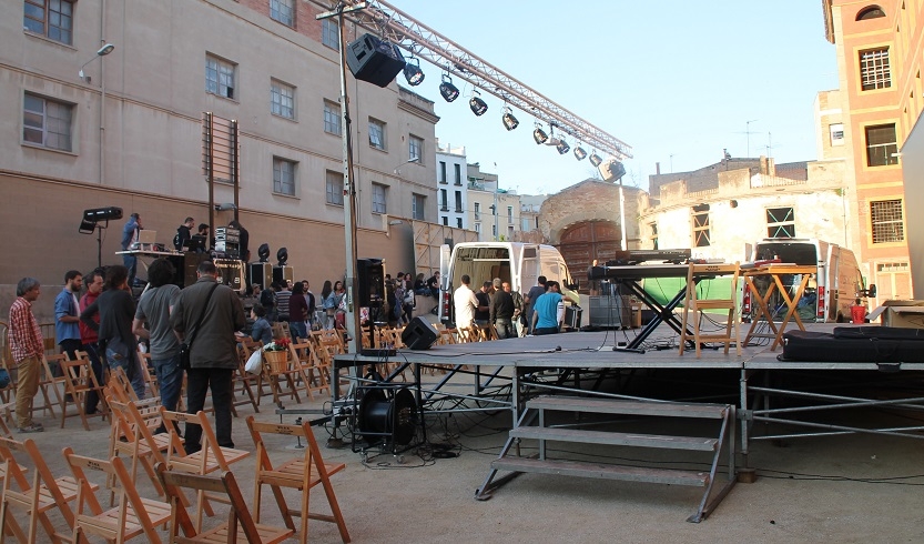 Últims preparatius a l'assaig d'ahir al vespre