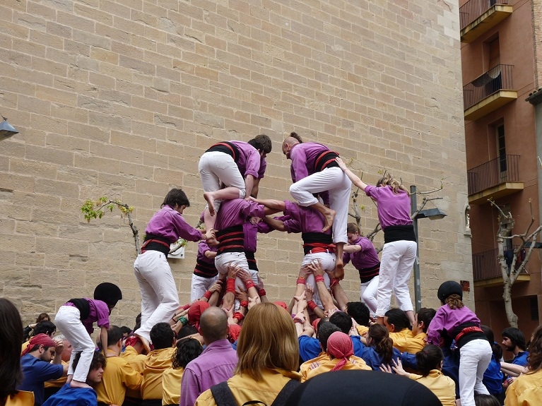 La plaça va acollir la colla de la Vila de Gràcia i de Badalona