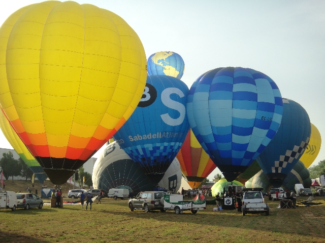 Globus al camp de vol de l'Avinguda Catalunya, aquest dijous