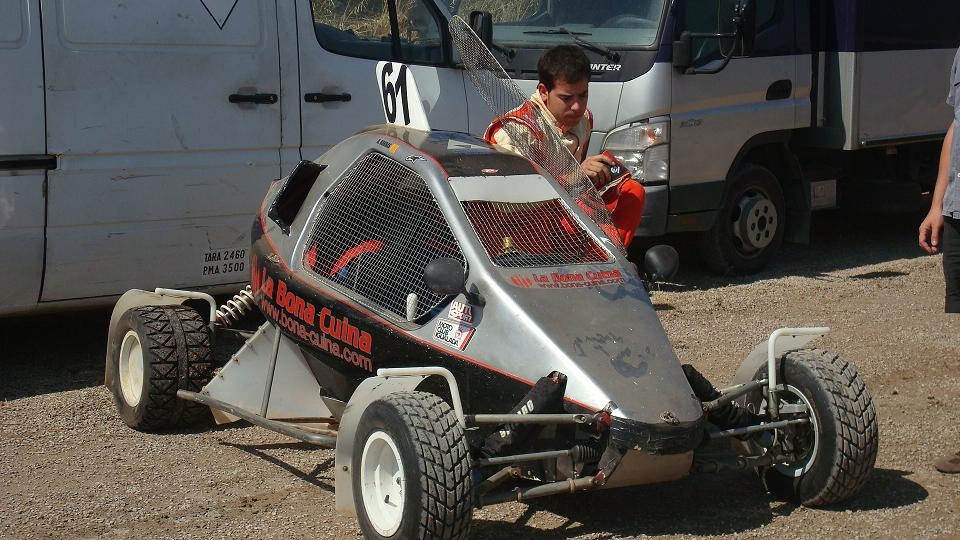 Albert Borràs i el seu vehicle